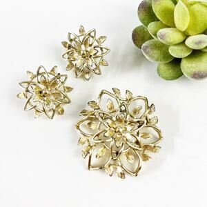 Sarah Coventry Petalure Vintage Flower Clip Earrings & Brooch Set
